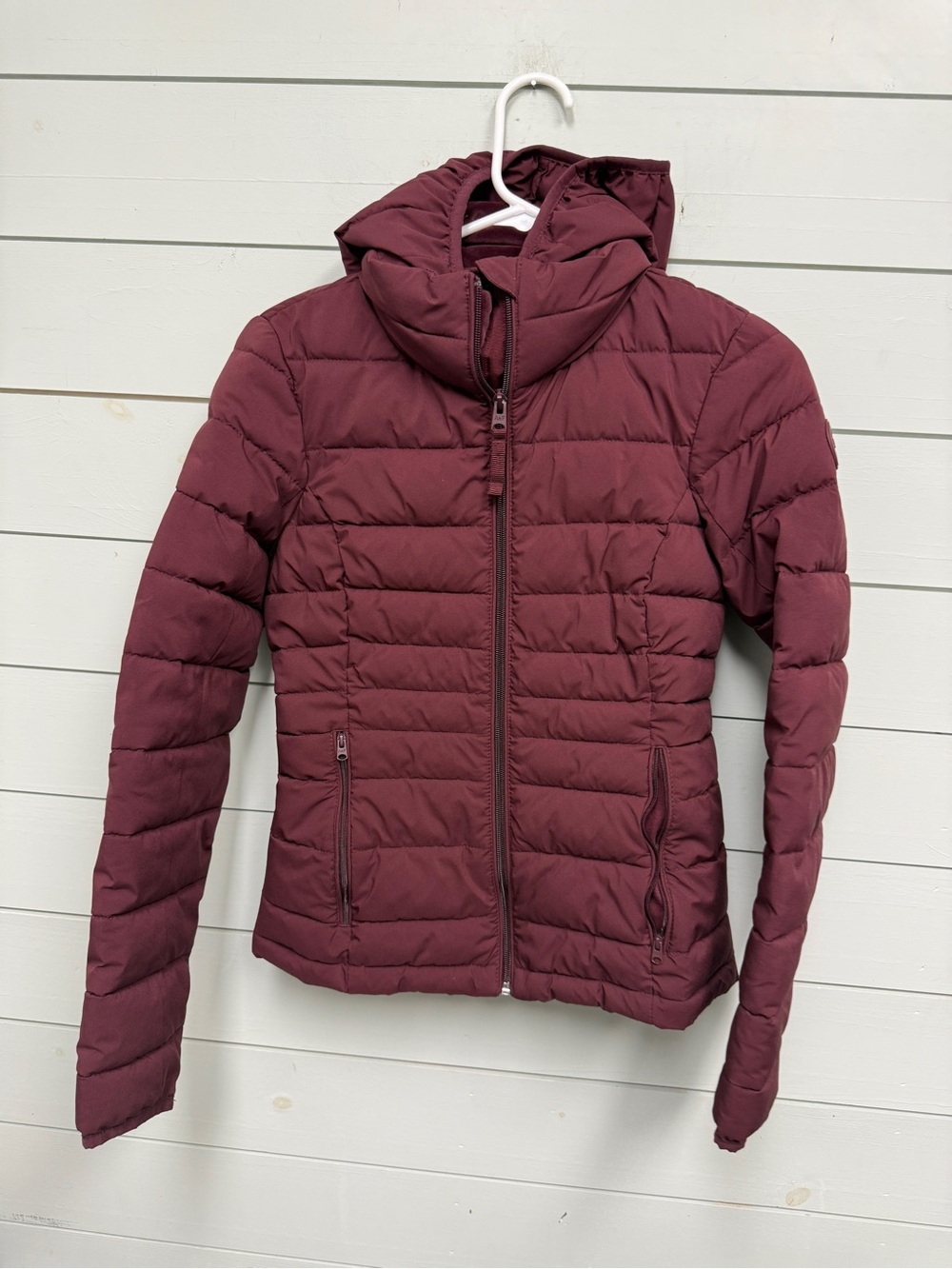 Abercrombie & Fitch stretch lightweight packable puffer maroon women's size XS